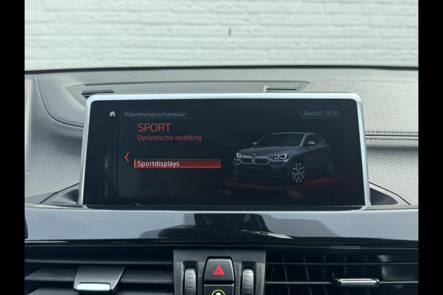 BMW X2 SDrive18i High Executive LED 19" M-sport velgen Panorama Sfeer verlichting Leder Cruise Clima