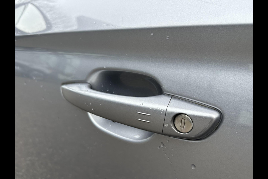 Opel CORSA-E Elegance 50 kWh SOH 92% | 3-FASE LADER | ORIG. NL AUTO 1E EIGENAAR |  STOEL- & STUURWIELVERWARMING | CAMERA | FULL LED | KEYLESS |RIJKLAAR + 12 MND BOVAG GARANTIE