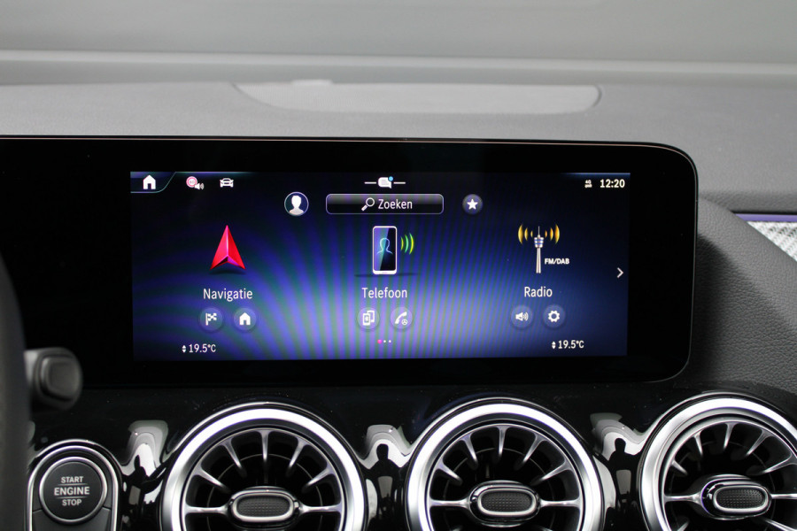 Mercedes-Benz GLA 250 e Business Solution AMG | AMG | FACELIFT | PANO | CARBON | KEYLESS | DODEHOEK |