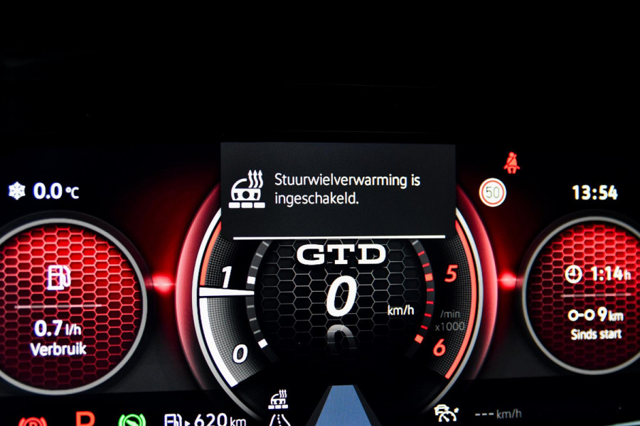 Volkswagen Golf 2.0 GTD. Leder, Koeling, Memory, HUD, Keyless, Camera, H/K, ACC, Stuurvw, IQ Light, Trekh, Sfeer, CarPlay!