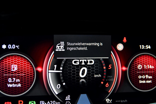 Volkswagen Golf 2.0 GTD. Leder, Koeling, Memory, HUD, Keyless, Camera, H/K, ACC, Stuurvw, IQ Light, Trekh, Sfeer, CarPlay!