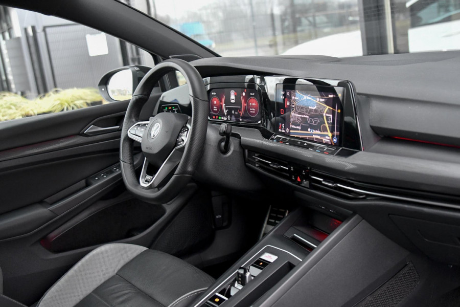 Volkswagen Golf 2.0 GTD. Leder, Koeling, Memory, HUD, Keyless, Camera, H/K, ACC, Stuurvw, IQ Light, Trekh, Sfeer, CarPlay!