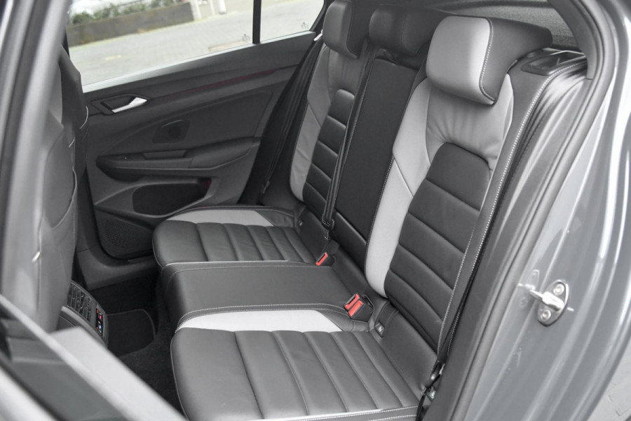 Volkswagen Golf 2.0 GTD. Leder, Koeling, Memory, HUD, Keyless, Camera, H/K, ACC, Stuurvw, IQ Light, Trekh, Sfeer, CarPlay!