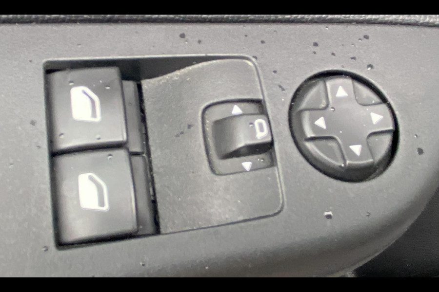 Opel CORSA-E Level 2 50 kWh, PDC, PrivacyGlass, Clima, CC, Batt. 100%, NAP