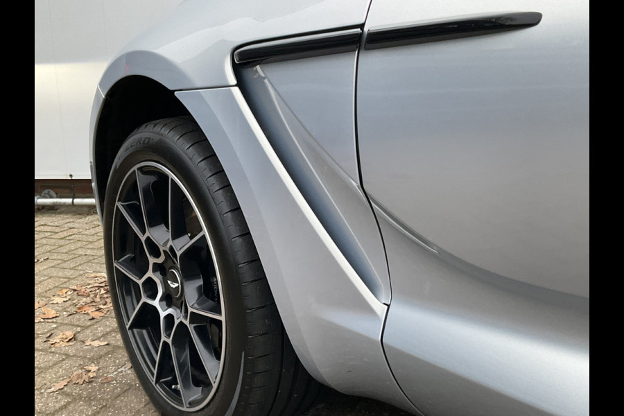 Aston Martin Dbx 4.0 V8 360° Memory Stoelverw/koeling Sfeerverl Pano Lightning Silver