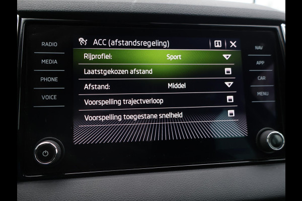 Škoda Karoq 1.5 TSI ACT 150 PK AUT. + WEGKL. TREKHAAK | CANTON | ADAPTIVE CRUISE | STOELVERW. | CAMERA