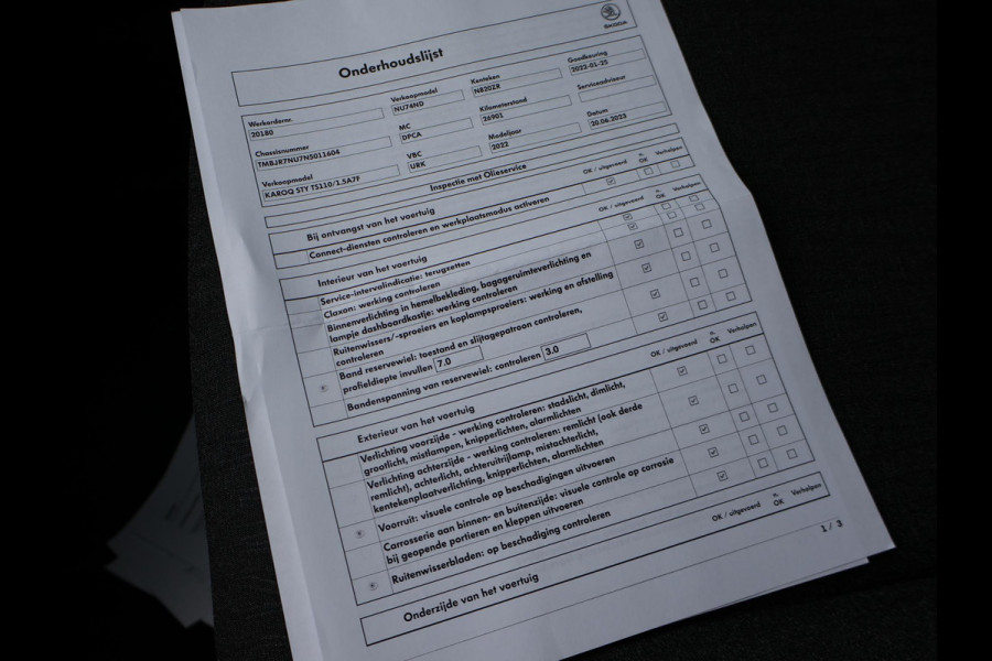 Škoda Karoq 1.5 TSI ACT 150 PK AUT. + WEGKL. TREKHAAK | CANTON | ADAPTIVE CRUISE | STOELVERW. | CAMERA