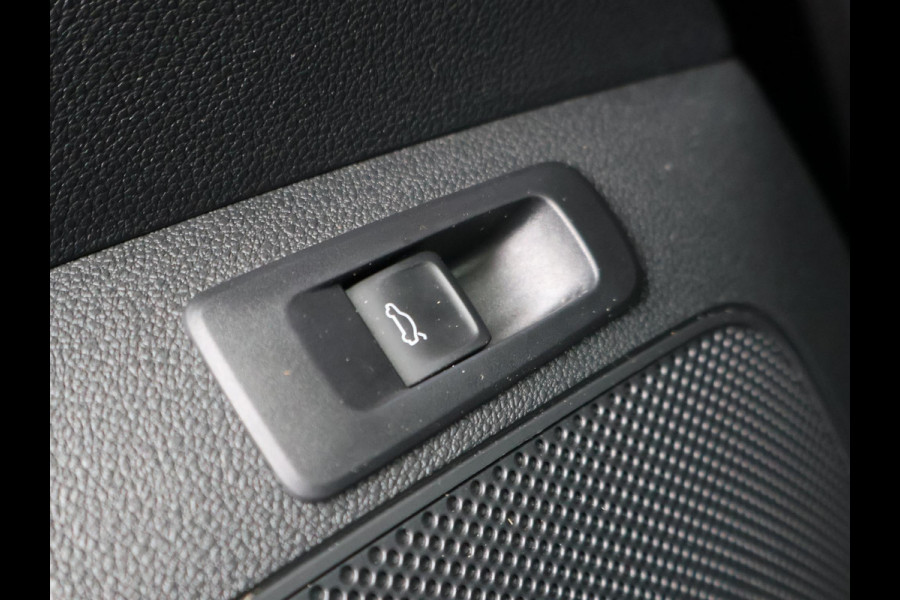 Škoda Karoq 1.5 TSI ACT 150 PK AUT. + WEGKL. TREKHAAK | CANTON | ADAPTIVE CRUISE | STOELVERW. | CAMERA