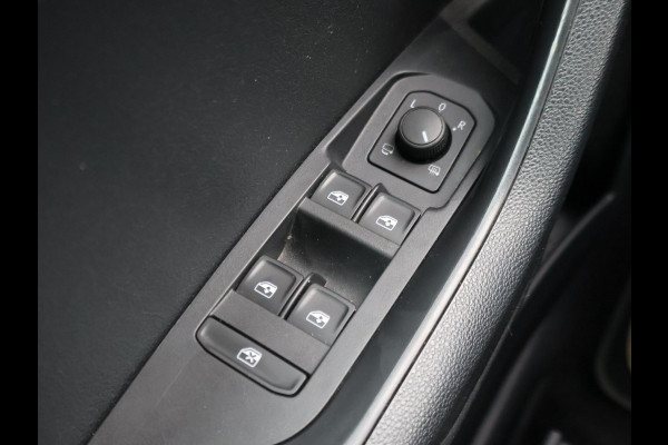 Škoda Karoq 1.5 TSI ACT 150 PK AUT. + WEGKL. TREKHAAK | CANTON | ADAPTIVE CRUISE | STOELVERW. | CAMERA