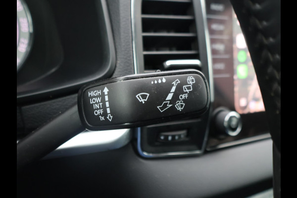 Škoda Karoq 1.5 TSI ACT 150 PK AUT. + WEGKL. TREKHAAK | CANTON | ADAPTIVE CRUISE | STOELVERW. | CAMERA