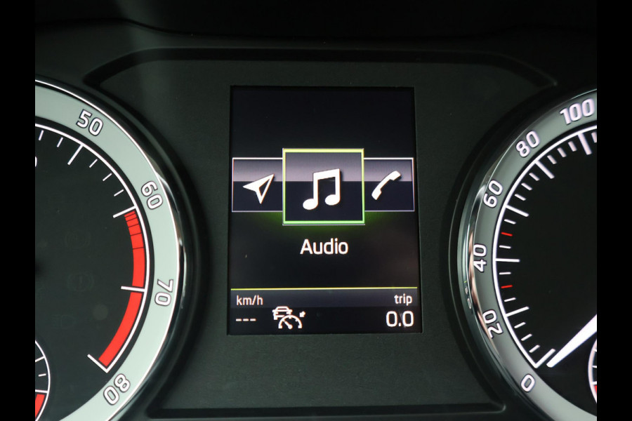 Škoda Karoq 1.5 TSI ACT 150 PK AUT. + WEGKL. TREKHAAK | CANTON | ADAPTIVE CRUISE | STOELVERW. | CAMERA