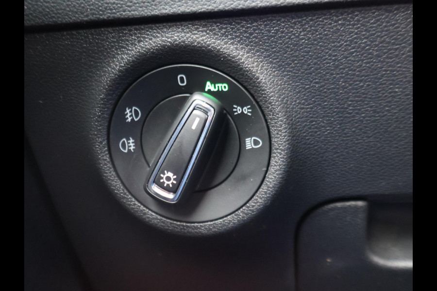 Škoda Karoq 1.5 TSI ACT 150 PK AUT. + WEGKL. TREKHAAK | CANTON | ADAPTIVE CRUISE | STOELVERW. | CAMERA