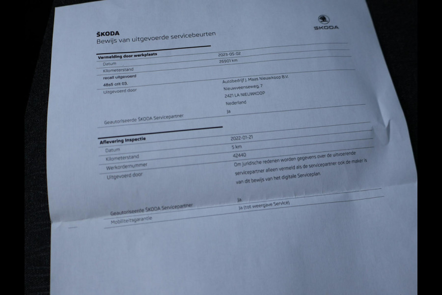 Škoda Karoq 1.5 TSI ACT 150 PK AUT. + WEGKL. TREKHAAK | CANTON | ADAPTIVE CRUISE | STOELVERW. | CAMERA