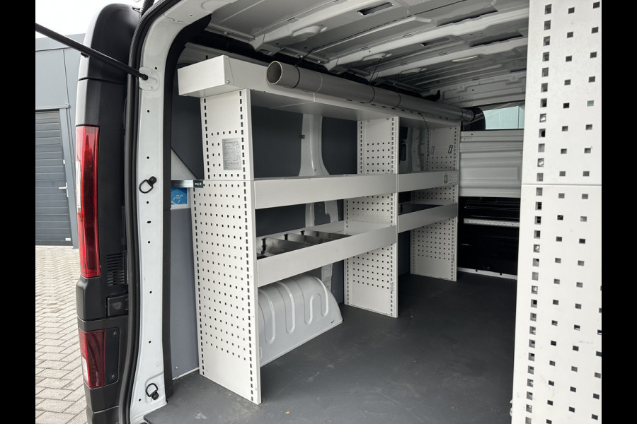 Renault Trafic 2.0 dCi 145 PK AUTOMAAT / L1H1 / 1e EIG. / INRICHTING / ACHTERKLEP / AIRCO / CRUISE CONTROL