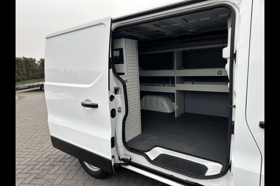 Renault Trafic 2.0 dCi 145 PK AUTOMAAT / L1H1 / 1e EIG. / INRICHTING / ACHTERKLEP / AIRCO / CRUISE CONTROL