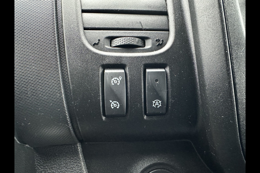 Renault Trafic 2.0 dCi 145 PK AUTOMAAT / L1H1 / 1e EIG. / INRICHTING / ACHTERKLEP / AIRCO / CRUISE CONTROL