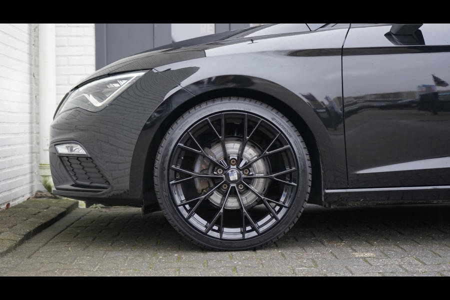 Seat Leon 1.5 TSI FR Ultimate Edition Black AUTOMAAT-ACC-ALCANTARA-BEATS-CAMERA-FULL LED-KEYLESS-LED-MODE-PANORAMA