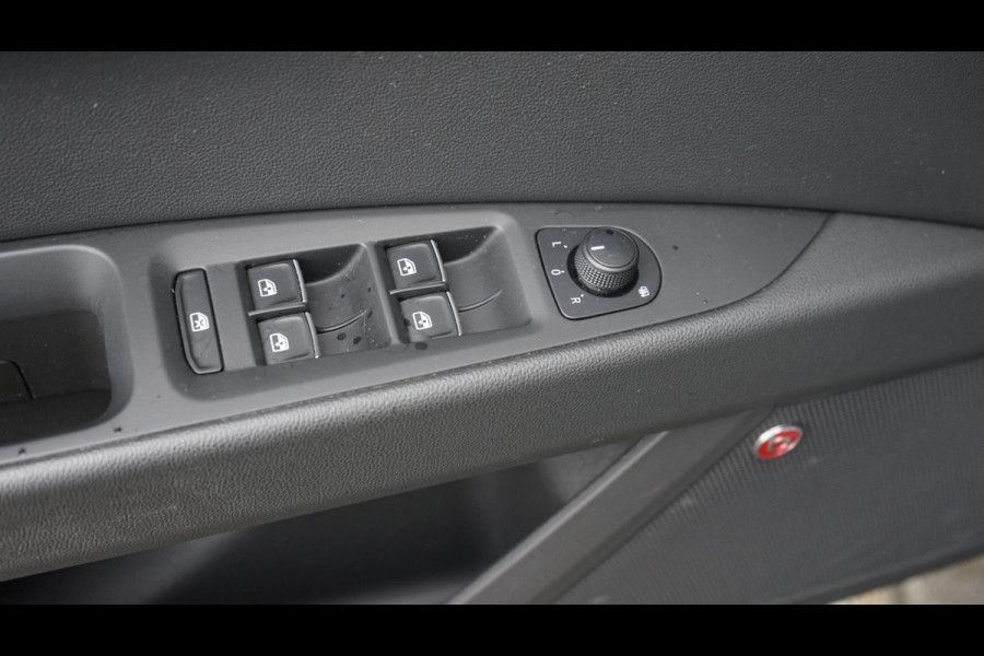 Seat Leon 1.5 TSI FR Ultimate Edition Black AUTOMAAT-ACC-ALCANTARA-BEATS-CAMERA-FULL LED-KEYLESS-LED-MODE-PANORAMA