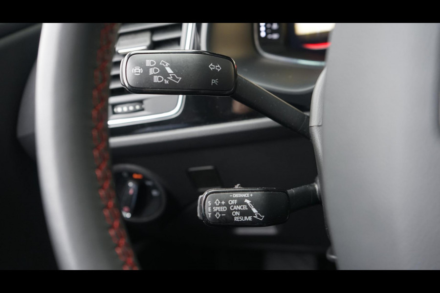 Seat Leon 1.5 TSI FR Ultimate Edition Black AUTOMAAT-ACC-ALCANTARA-BEATS-CAMERA-FULL LED-KEYLESS-LED-MODE-PANORAMA