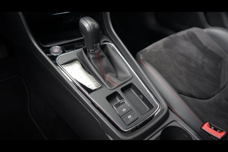 Seat Leon 1.5 TSI FR Ultimate Edition Black AUTOMAAT-ACC-ALCANTARA-BEATS-CAMERA-FULL LED-KEYLESS-LED-MODE-PANORAMA