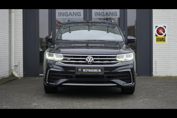 Volkswagen Tiguan 1.5 TSI R-Line AUTOMAAT-CAMERA-IQ LIGHT-KEYLESS-LEDER-MEMORY-NAVIGATIE-PANORAMA-TREKHAAK