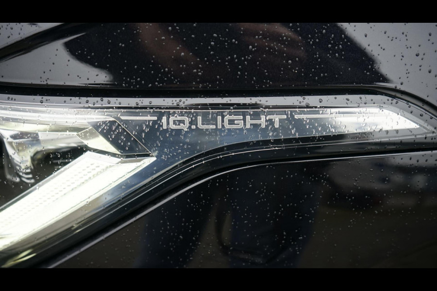 Volkswagen Tiguan 1.5 TSI R-Line AUTOMAAT-CAMERA-IQ LIGHT-KEYLESS-LEDER-MEMORY-NAVIGATIE-PANORAMA-TREKHAAK