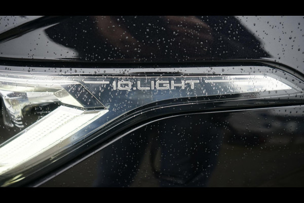 Volkswagen Tiguan 1.5 TSI R-Line AUTOMAAT-CAMERA-IQ LIGHT-KEYLESS-LEDER-MEMORY-NAVIGATIE-PANORAMA-TREKHAAK