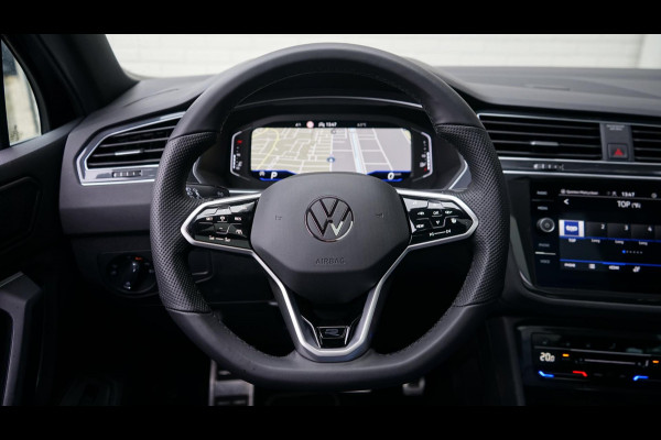 Volkswagen Tiguan 1.5 TSI R-Line AUTOMAAT-CAMERA-IQ LIGHT-KEYLESS-LEDER-MEMORY-NAVIGATIE-PANORAMA-TREKHAAK