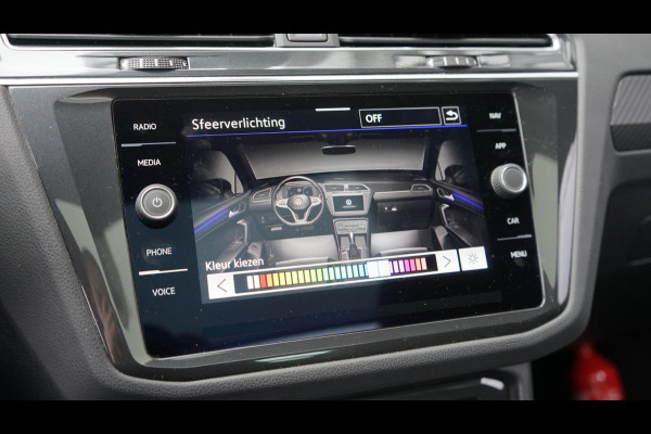 Volkswagen Tiguan 1.5 TSI R-Line AUTOMAAT-CAMERA-IQ LIGHT-KEYLESS-LEDER-MEMORY-NAVIGATIE-PANORAMA-TREKHAAK