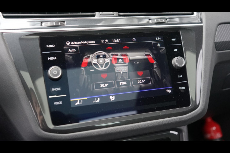 Volkswagen Tiguan 1.5 TSI R-Line AUTOMAAT-CAMERA-IQ LIGHT-KEYLESS-LEDER-MEMORY-NAVIGATIE-PANORAMA-TREKHAAK