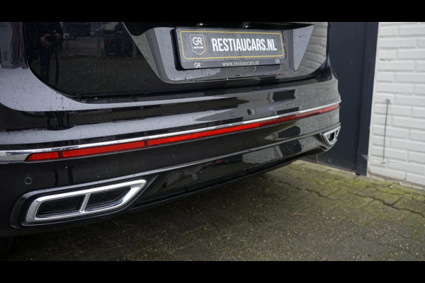 Volkswagen Tiguan 1.5 TSI R-Line AUTOMAAT-CAMERA-IQ LIGHT-KEYLESS-LEDER-MEMORY-NAVIGATIE-PANORAMA-TREKHAAK