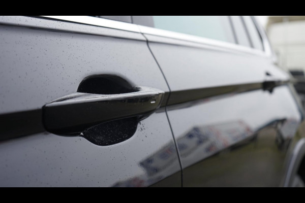 Volkswagen Tiguan 1.5 TSI R-Line AUTOMAAT-CAMERA-IQ LIGHT-KEYLESS-LEDER-MEMORY-NAVIGATIE-PANORAMA-TREKHAAK