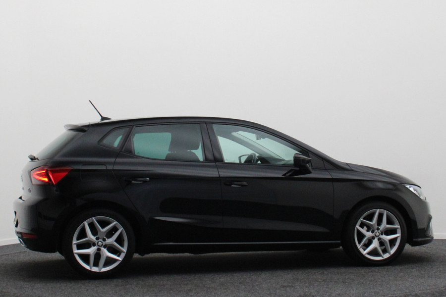 Seat Ibiza 1.0 TSI FR Business Intense Navigatie, Camera, Apple CarPlay, Climate, ACC, 17"