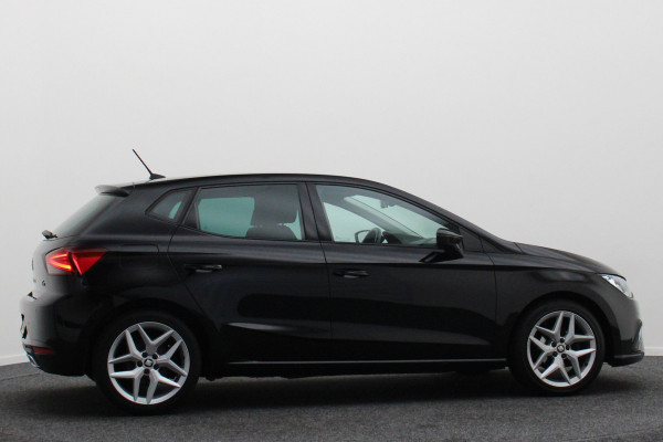 Seat Ibiza 1.0 TSI FR Business Intense Navigatie, Camera, Apple CarPlay, Climate, ACC, 17"