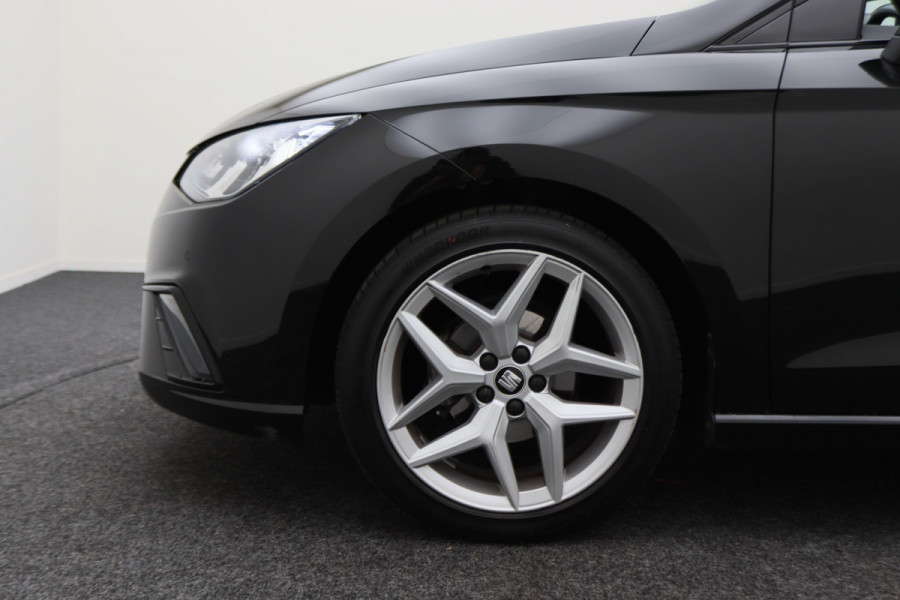Seat Ibiza 1.0 TSI FR Business Intense Navigatie, Camera, Apple CarPlay, Climate, ACC, 17"