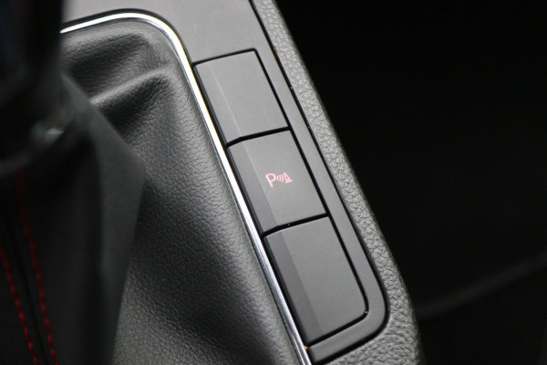 Seat Ibiza 1.0 TSI FR Business Intense Navigatie, Camera, Apple CarPlay, Climate, ACC, 17"