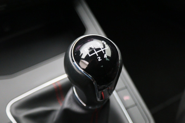 Seat Ibiza 1.0 TSI FR Business Intense Navigatie, Camera, Apple CarPlay, Climate, ACC, 17"