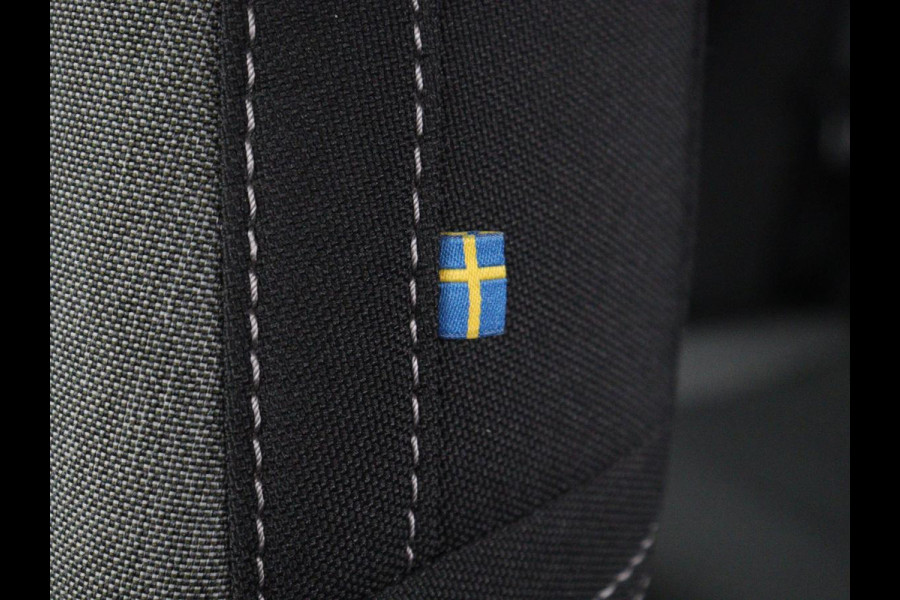 Volvo XC40 1.5 T4 Recharge Inscription Expression | Trekhaak | Camera | Carplay | Navigatie | Full LED | Keyless | Parkeerhulp | Cruise control | Climate control | PHEV | Plug In