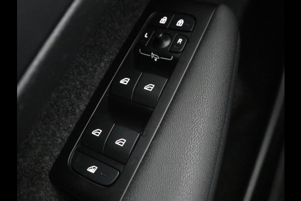 Volvo XC40 1.5 T4 Recharge Inscription Expression | Trekhaak | Camera | Carplay | Navigatie | Full LED | Keyless | Parkeerhulp | Cruise control | Climate control | PHEV | Plug In