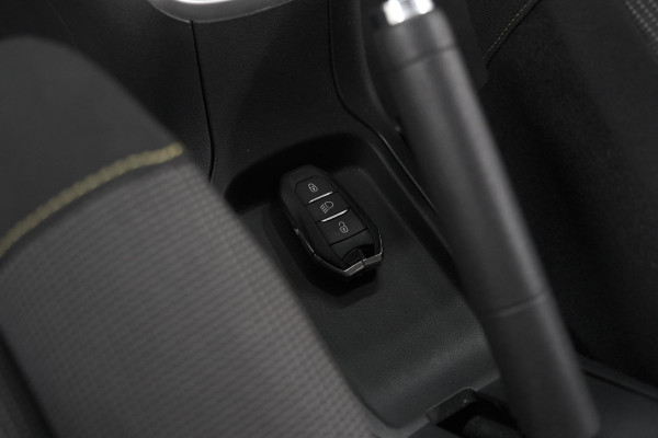 Citroën C3 PureTech 110 EAT6 Max | Camera | Parkeersensoren | Navigatie | Apple Carplay