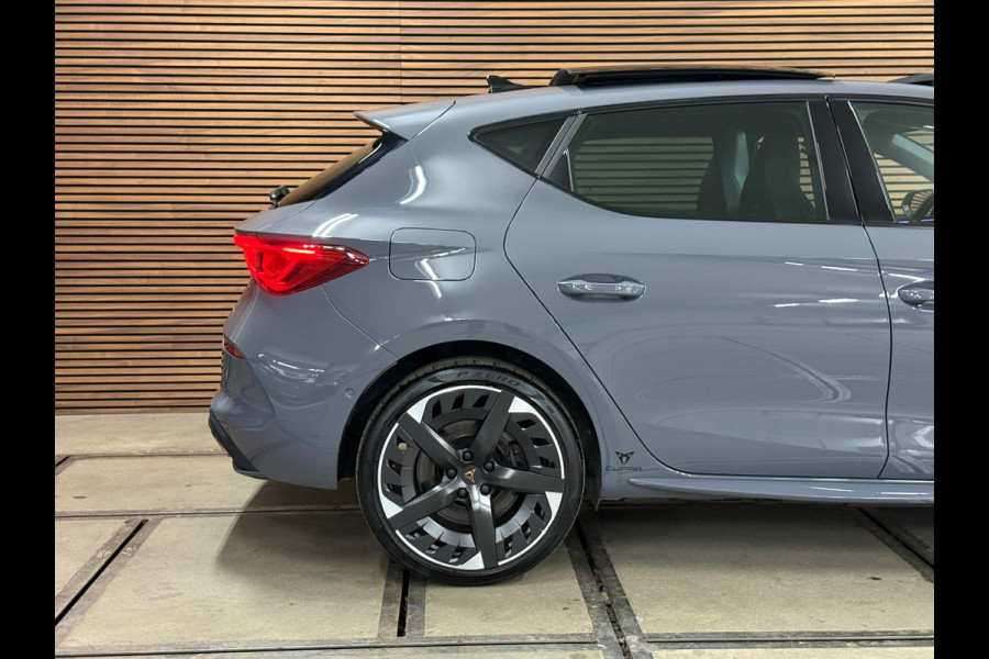 CUPRA Leon 1.4 e-Hybrid 245PK | VZ Copper Edition | Pano | Full Led | Safe & Driving package XL | Vision Plus pack | Ambient |