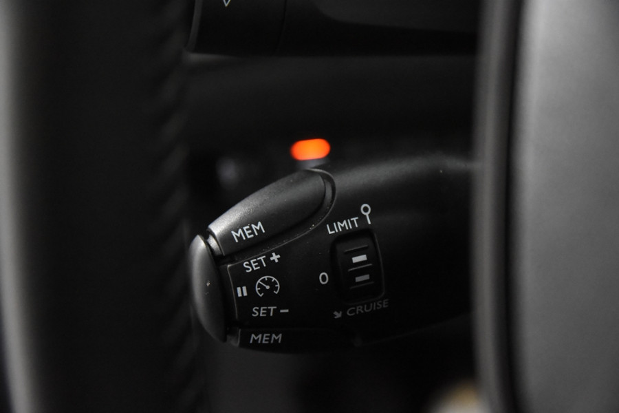 Peugeot 2008 1.2 Active *1ste Eigenaar*Navigatie*Carplay*Parkassist*