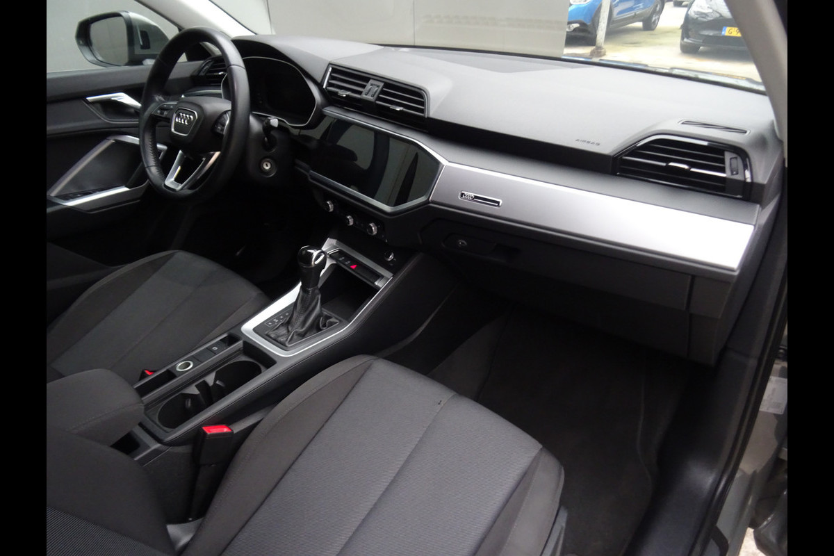 Audi Q3 35 TFSI Pro Line * CARPLAY * STOELVERW. * EYE CATCHER !!