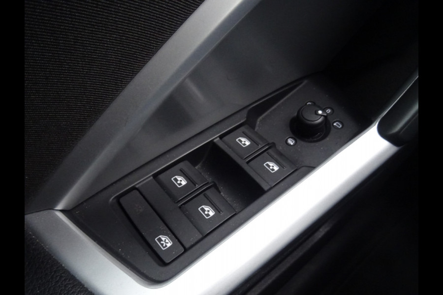 Audi Q3 35 TFSI Pro Line * CARPLAY * STOELVERW. * EYE CATCHER !!