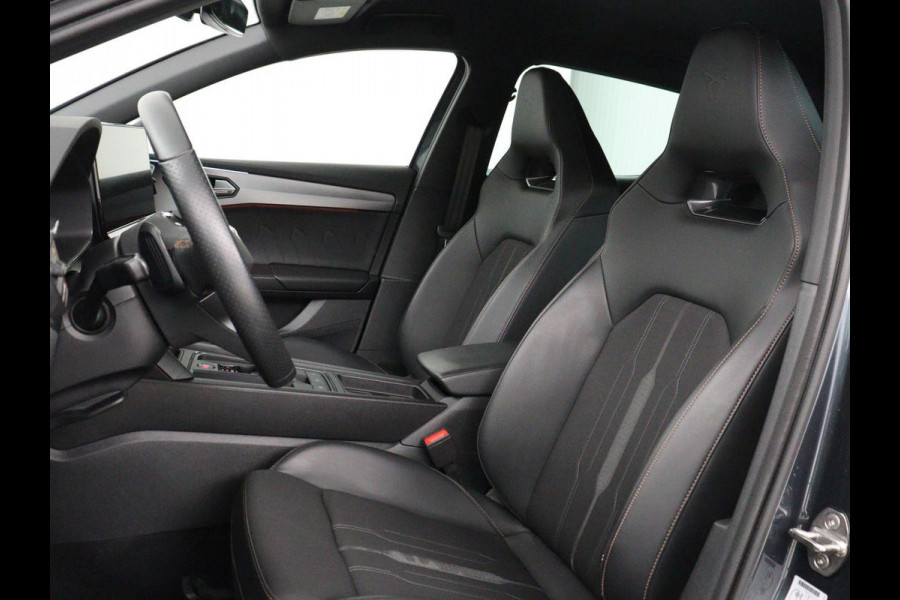 CUPRA Leon 1.4 eHybrid | Stoelverwarming | Adaptive cruise | Navigatie | Sportstoelen | Stuurverwarming | Parkeerhulp | Full LED | Keyless | Half leder | PHEV | Plug In