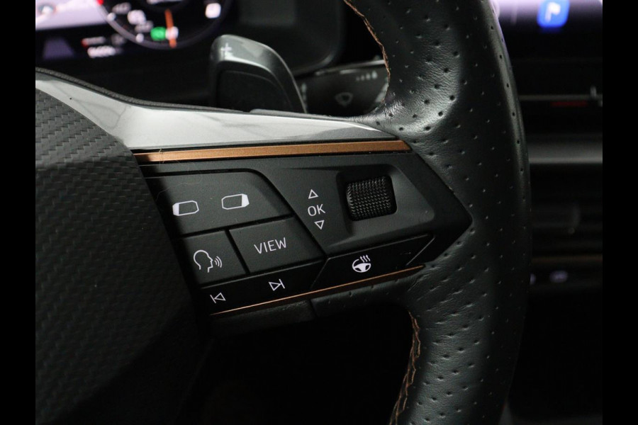 CUPRA Leon 1.4 eHybrid | Stoelverwarming | Adaptive cruise | Navigatie | Sportstoelen | Stuurverwarming | Parkeerhulp | Full LED | Keyless | Half leder | PHEV | Plug In