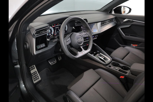 Audi A3 Sportback 45 TFSI e S edition Competition 272 pk S-tronic | Verlengde garantie | Navigatie | Parkeersensoren (Park assist) | Achteruitrijcamera | Stoelverwarming | S-Line |