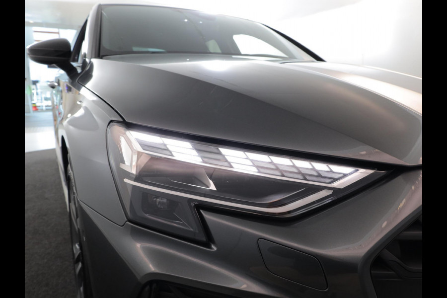 Audi A3 Sportback 45 TFSI e S edition Competition 272 pk S-tronic | Verlengde garantie | Navigatie | Parkeersensoren (Park assist) | Achteruitrijcamera | Stoelverwarming | S-Line |