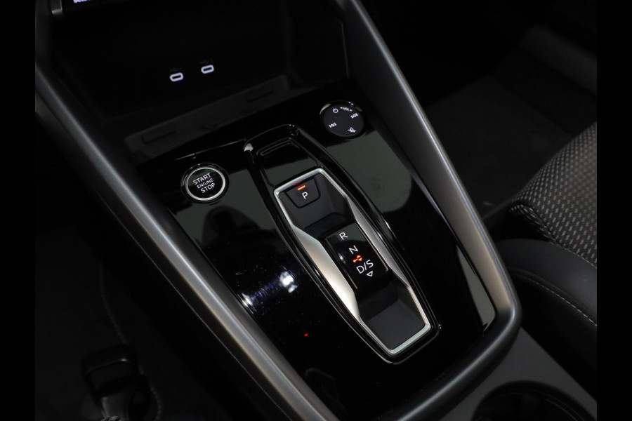 Audi A3 Sportback 45 TFSI e S edition Competition 272 pk S-tronic | Verlengde garantie | Navigatie | Parkeersensoren (Park assist) | Achteruitrijcamera | Stoelverwarming | S-Line |