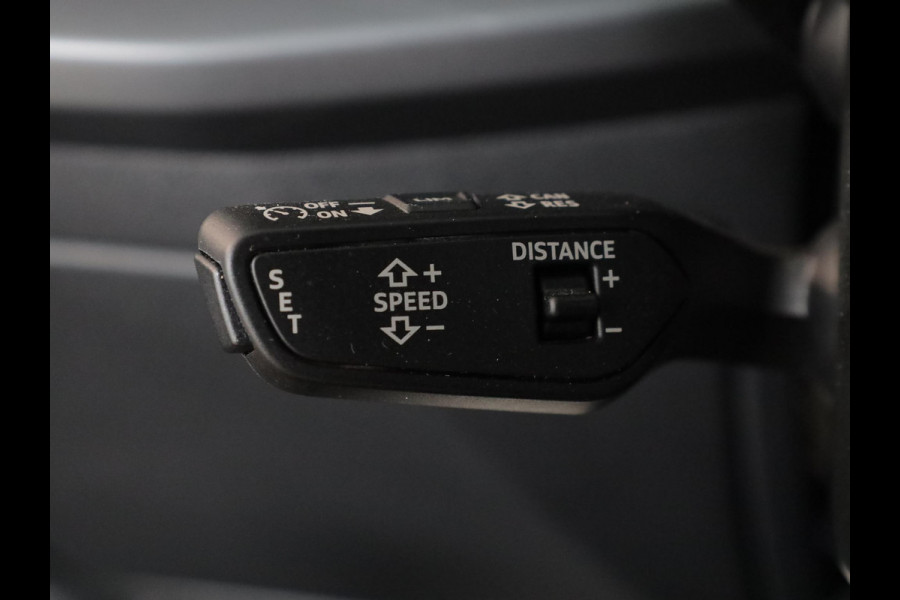 Audi A3 Sportback 45 TFSI e S edition Competition 272 pk S-tronic | Verlengde garantie | Navigatie | Parkeersensoren (Park assist) | Achteruitrijcamera | Stoelverwarming | S-Line |